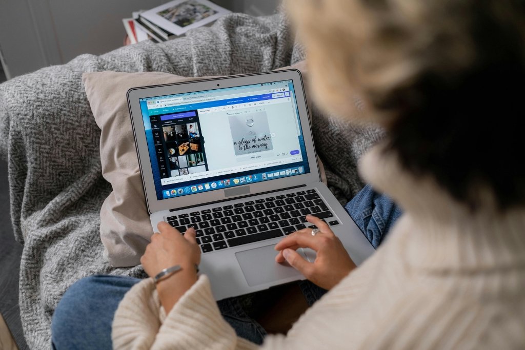 tailoring social media content