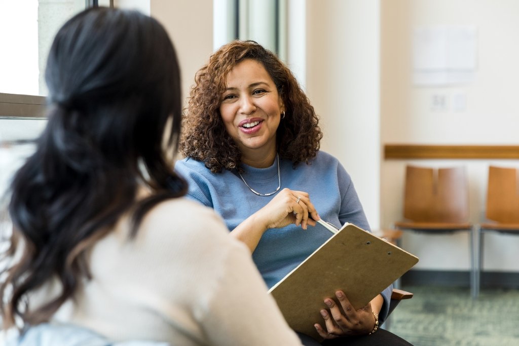 chatting-with-client